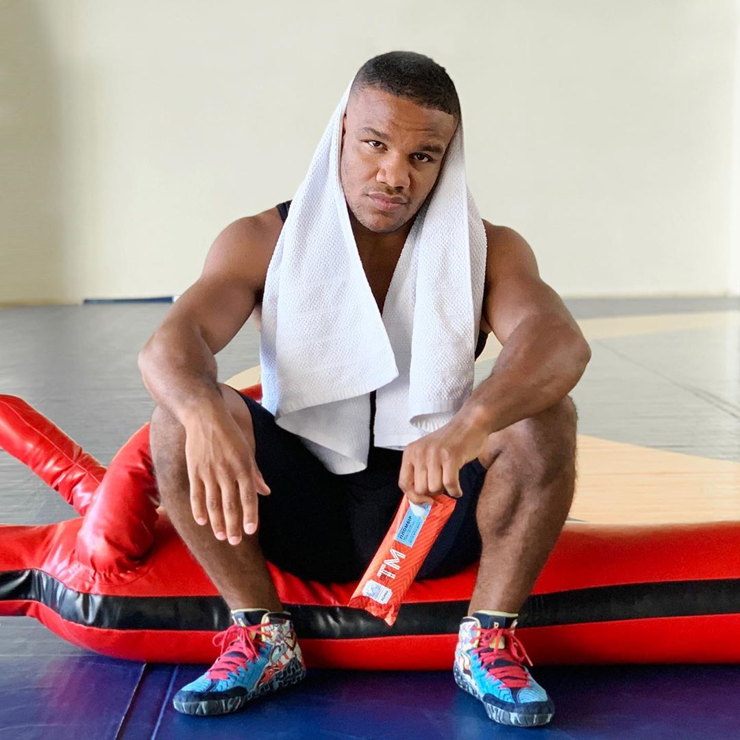 Нардеп от "Слуги народа" начал рекламировать мороженое: сладкие фото