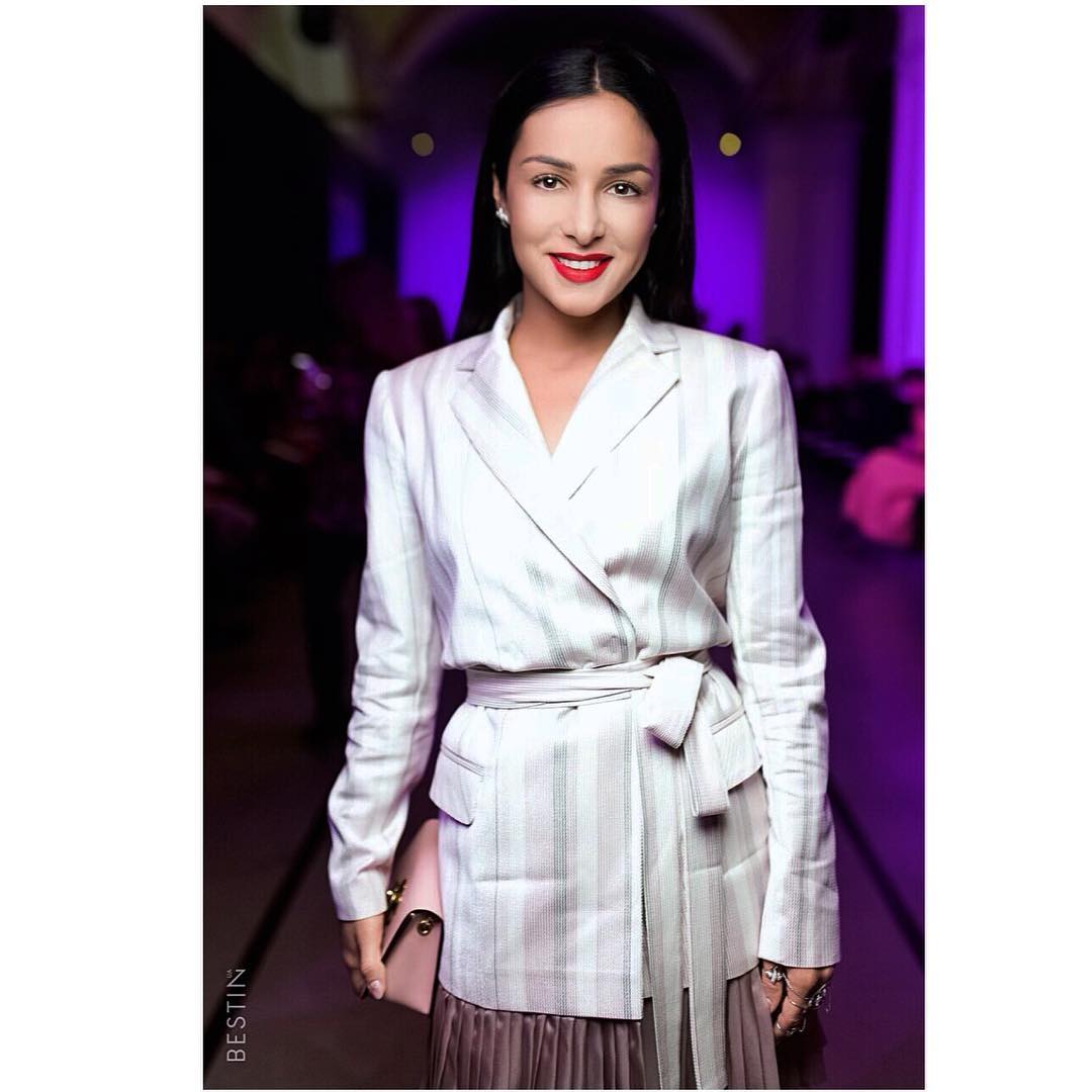 Стильная Злата Огневич