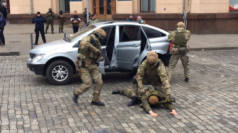 Антидиверсійні навчання СБУ в Харкові: спецслужби запобігли "диверсії" в ХОДА