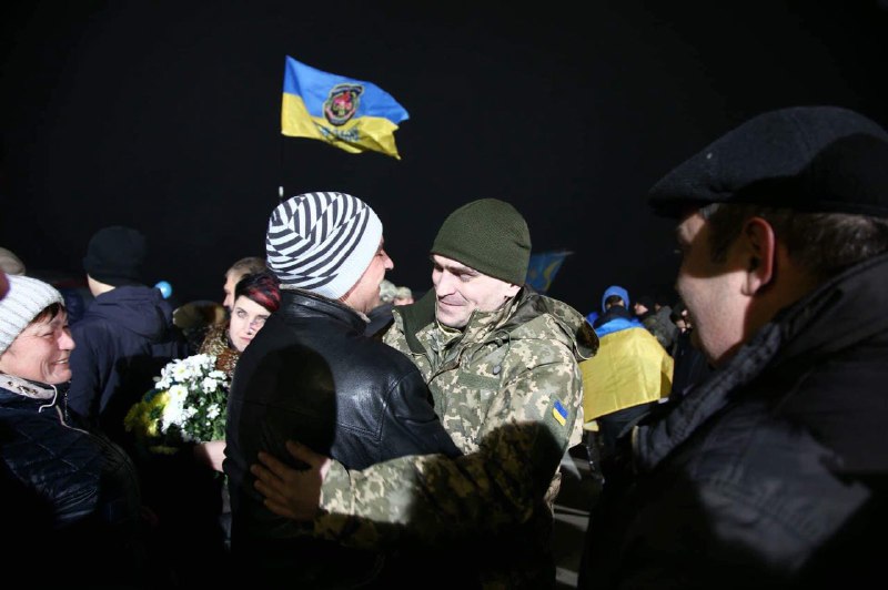 В Киеве встретили освобожденных на Донбассе заложников (фоторепортаж)