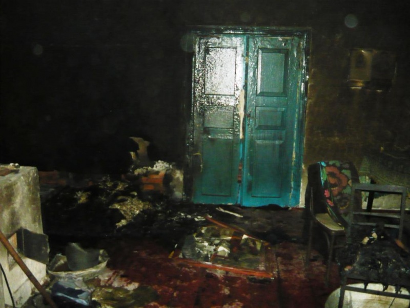 В Черниговской области в результате пожара в жилом доме погибли 2 человека