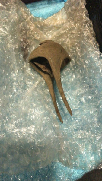 Мужчина пытался вывезти из Украины в ЕС старинные украшения и оружие