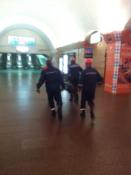 В Киеве мужчина упал под поезд на станции метро "Майдан Независимости"