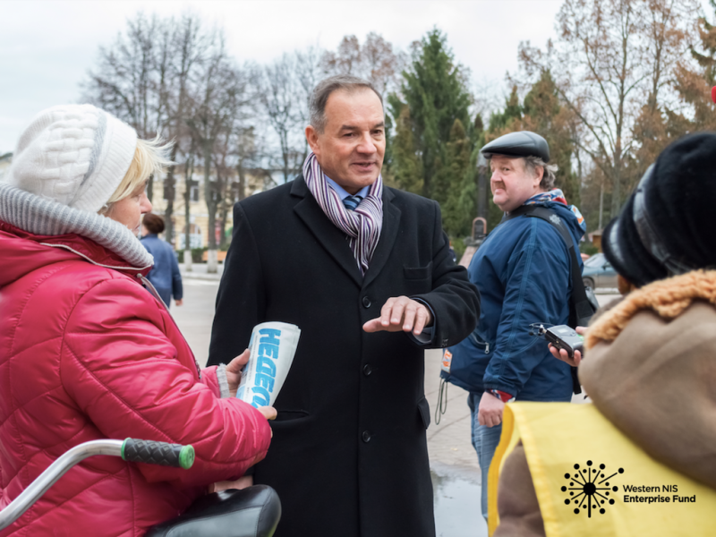 Как мэр Хмельницкого стал дворником, а мэр Черновцов - кондуктором в троллейбусе