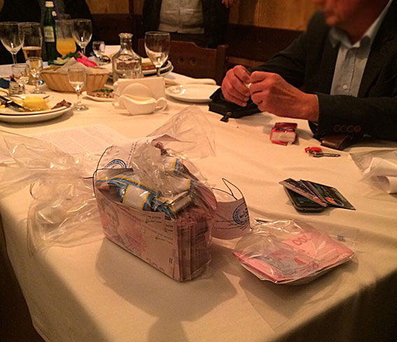 на хабарі затримано чиновник Держслужби з питань праці