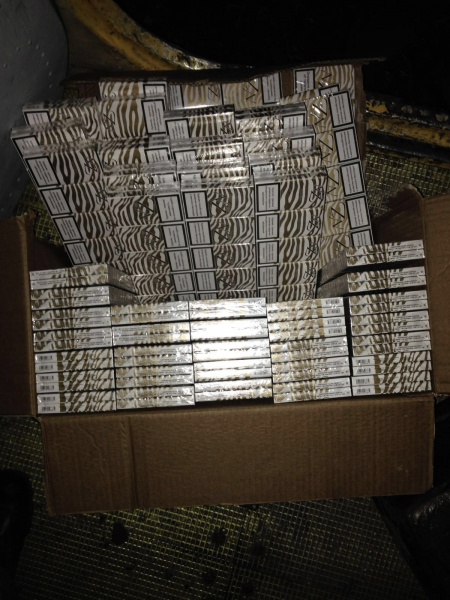 Прокуратура Киевской области задержала самолет с контрабандными сигаретами