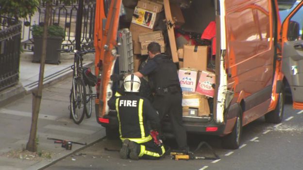 В Лондоне здание ВВС заблокировали из-за подозрительного фургона