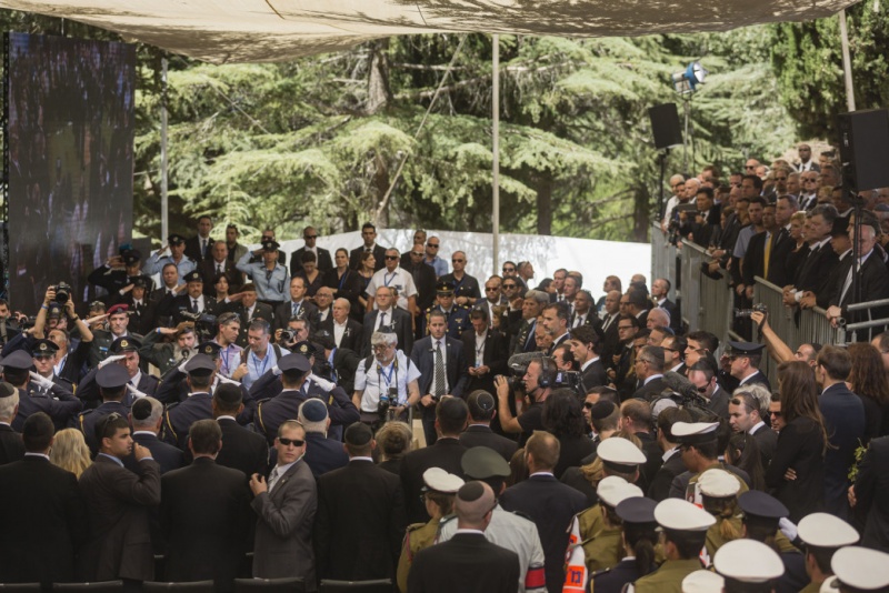 На церемонии прощания с Пересом присутствовали более 80 делегаций