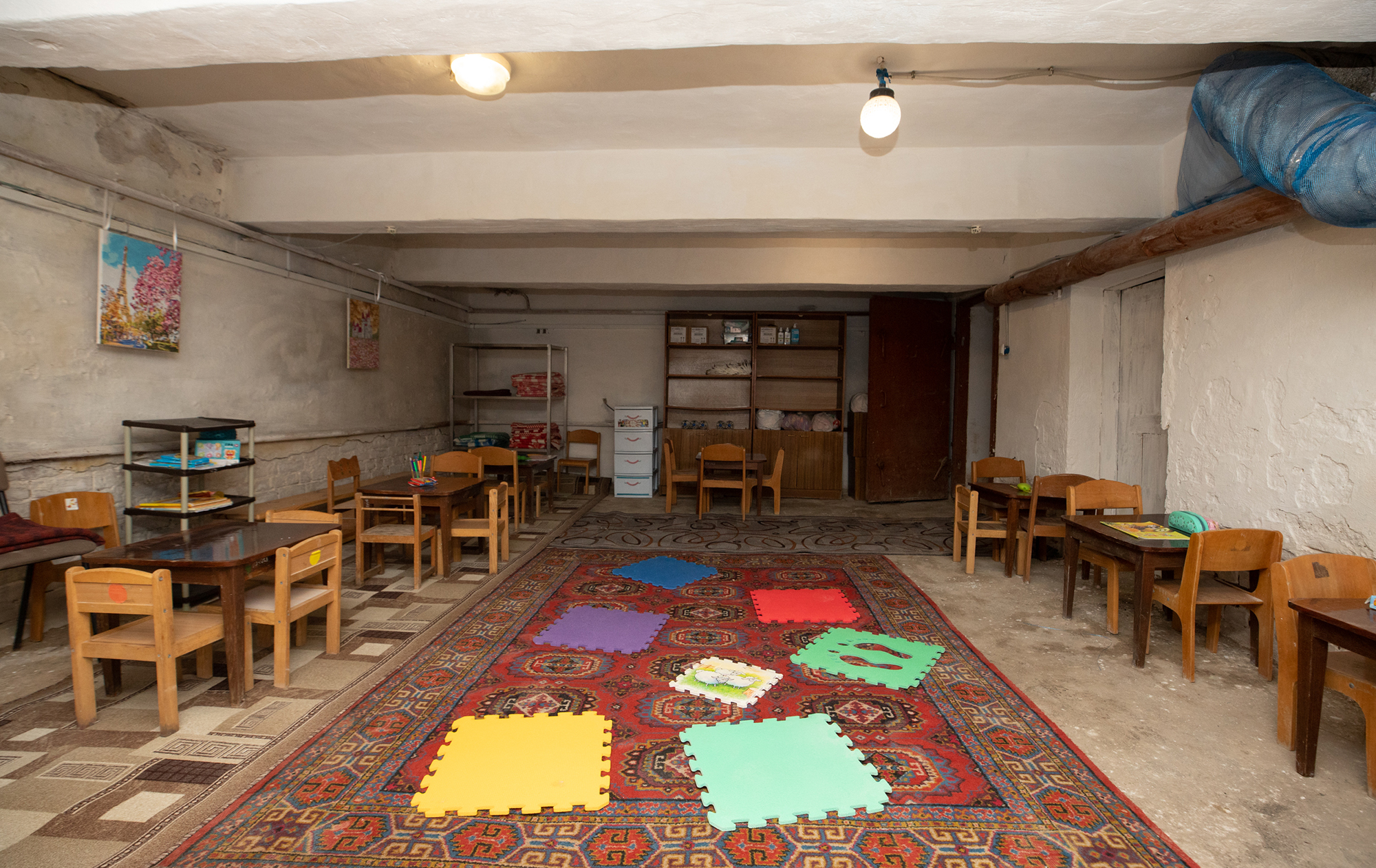 Учеба, тарифы, цены. Как полгода войны изменили жизнь украинцев