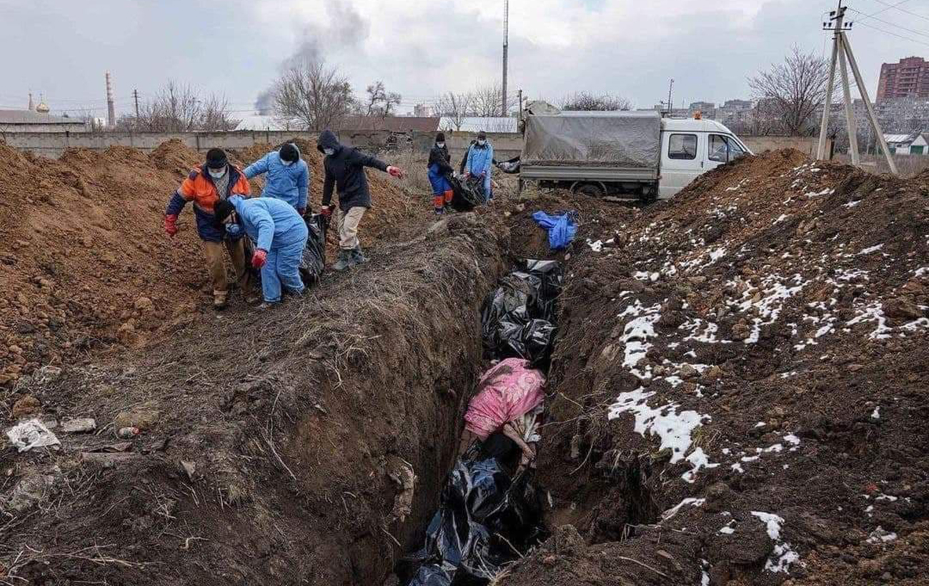 "Кожна вулиця просякнута болем і жахом". Головне з розслідування HRW про Маріуполь та провину Путіна