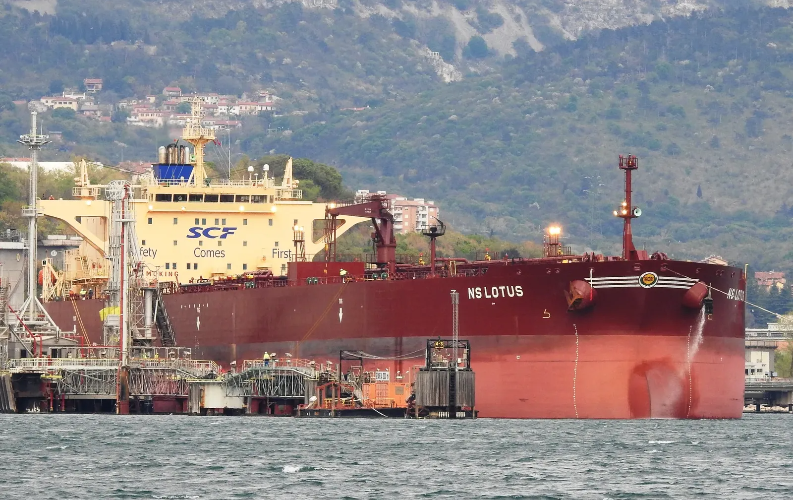 Фактор Индии. Как Европа покупает "отмытую нефть" и финансирует военную машину Путина