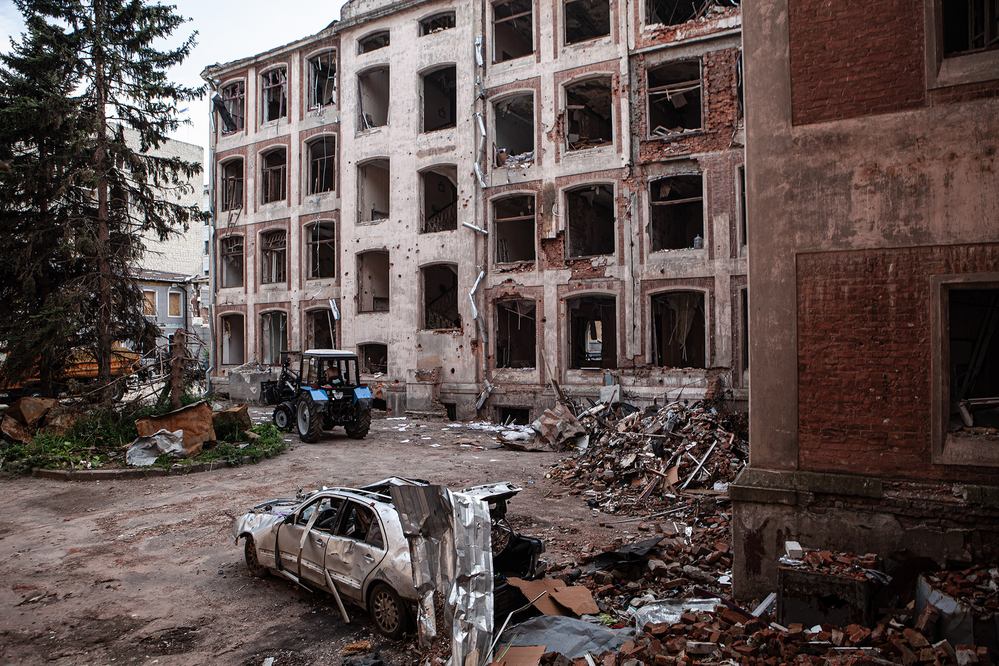 Город-герой под ракетным террором. Как сегодня выглядит Харьков