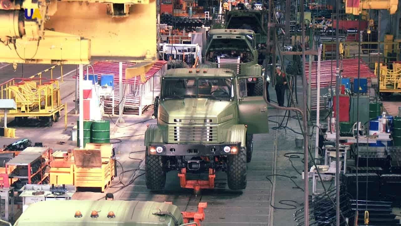 Після довгої перерви: АвтоКрАЗ відновив постачання вантажівок для української армії