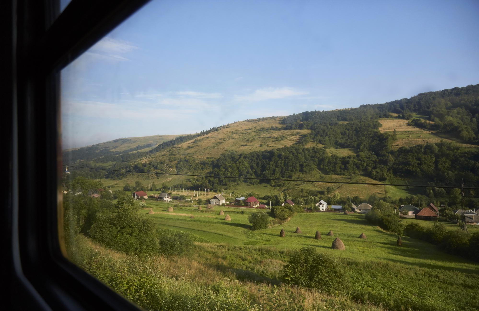 Вручили повістку під час відпустки? Як себе поводити та що робити