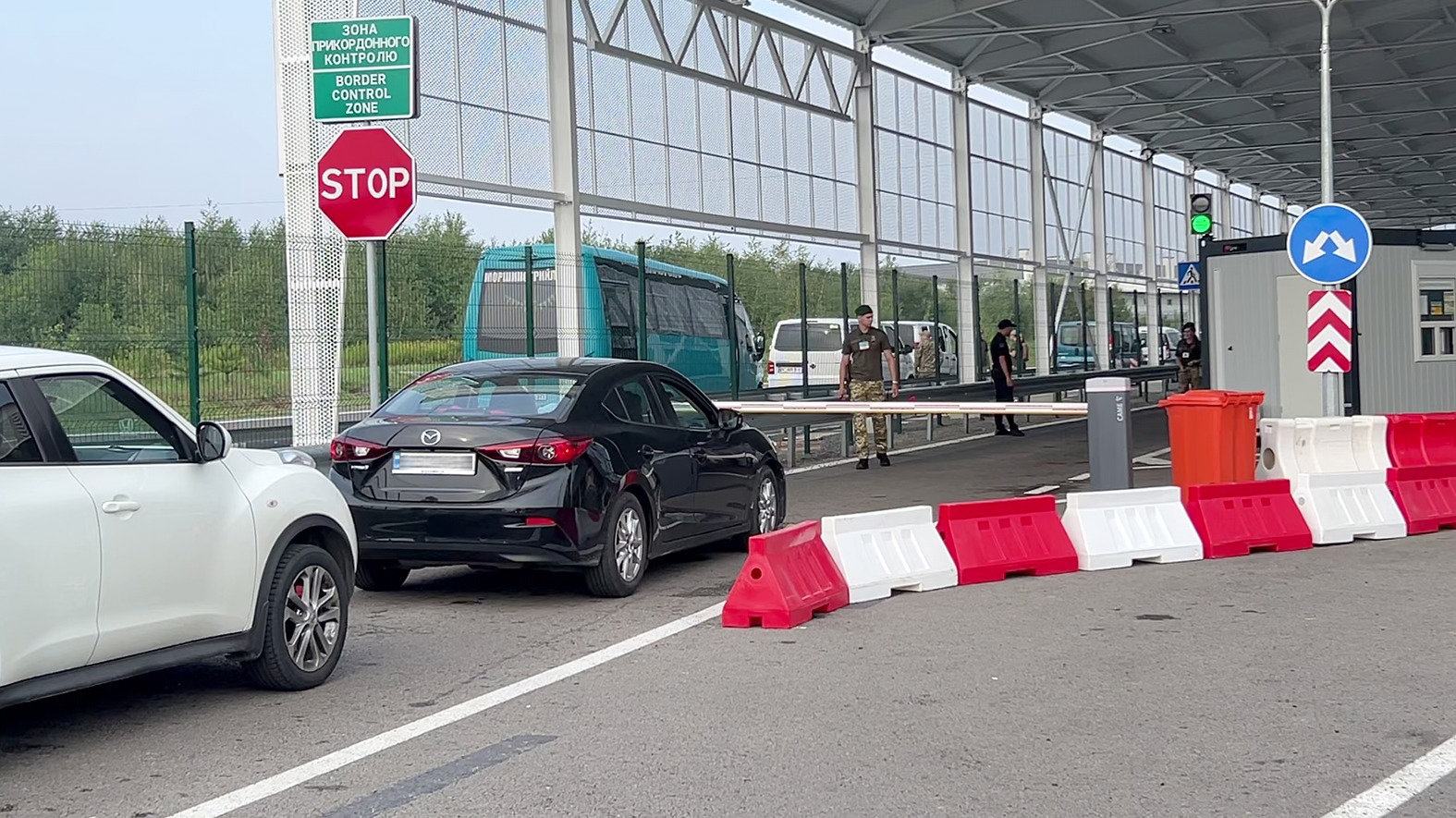 Не випустять з України. Які товари і речі заборонено вивозити за кордон