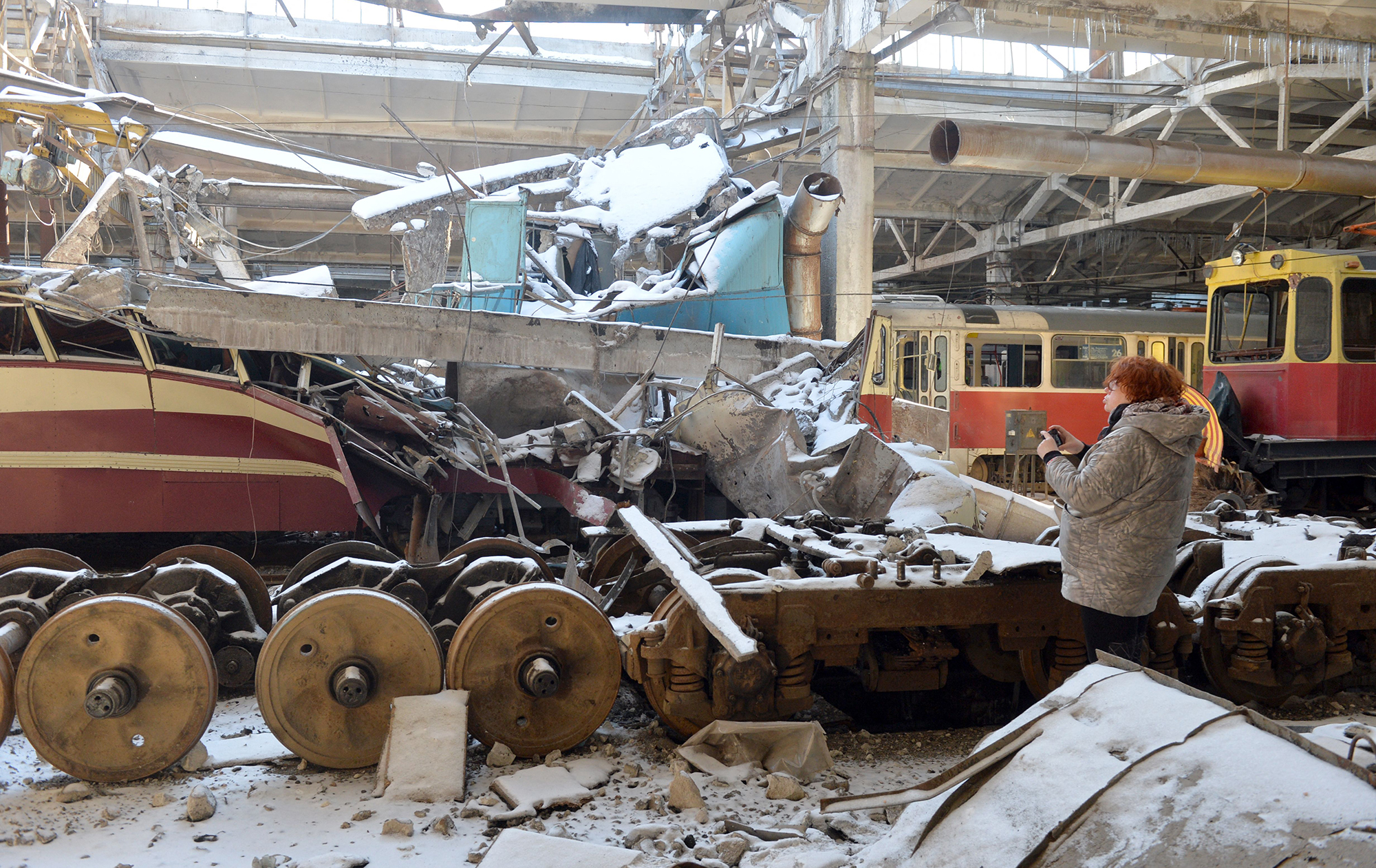 Разрушенный Харьков. Кадры разгромленного оккупантами трамвайного депо