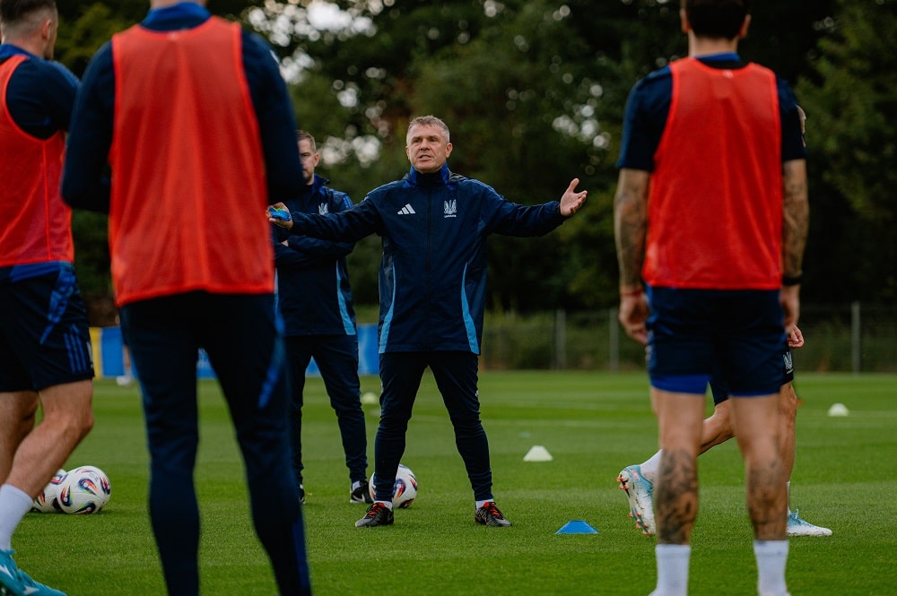 Збірна України стартувала під дощем: перші кадри підготовки до Франції