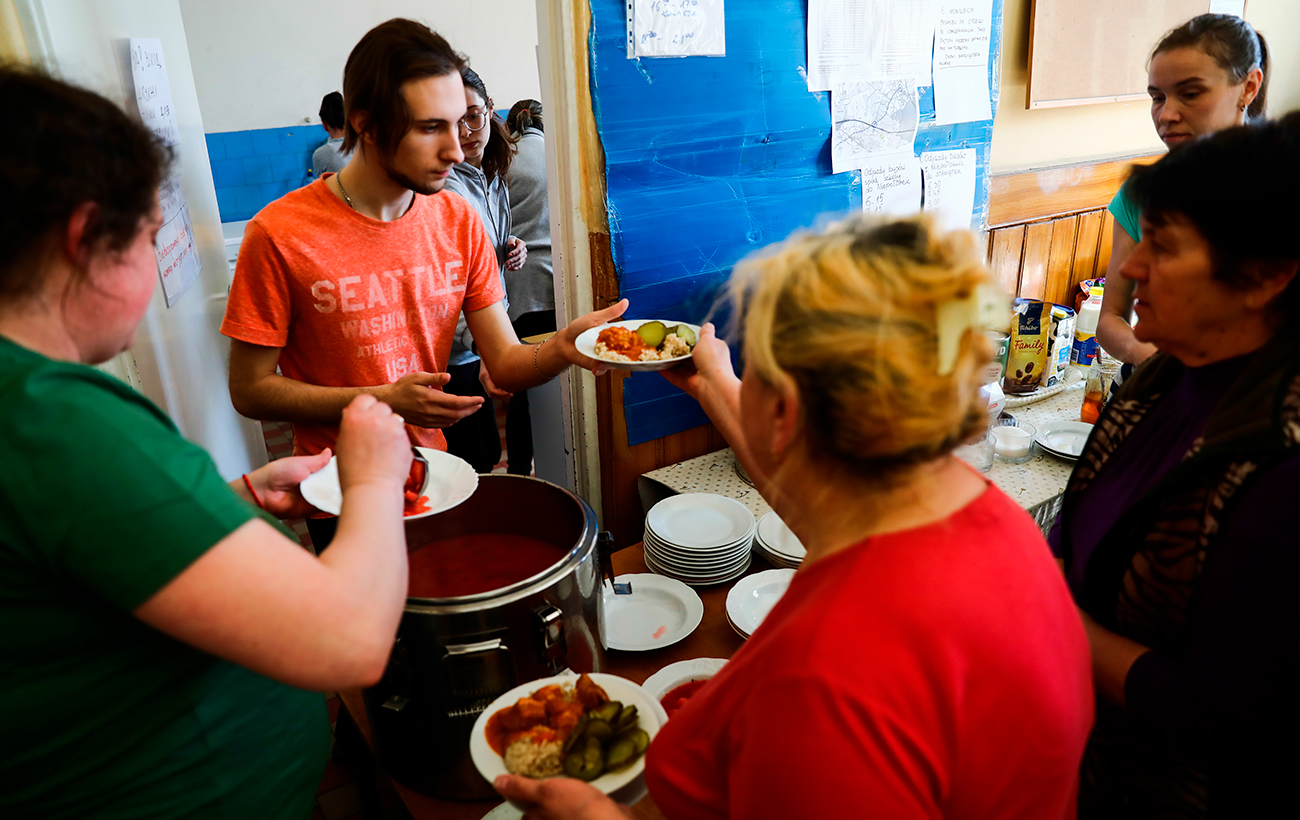 Миллионы женщин и детей. Какие на самом деле масштабы волны беженцев в Польше