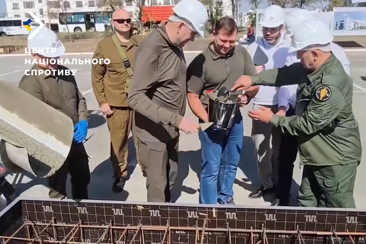 Загарбники перетворюють Маріуполь на хаб для вивезення краденого українського майна, - ЦНС