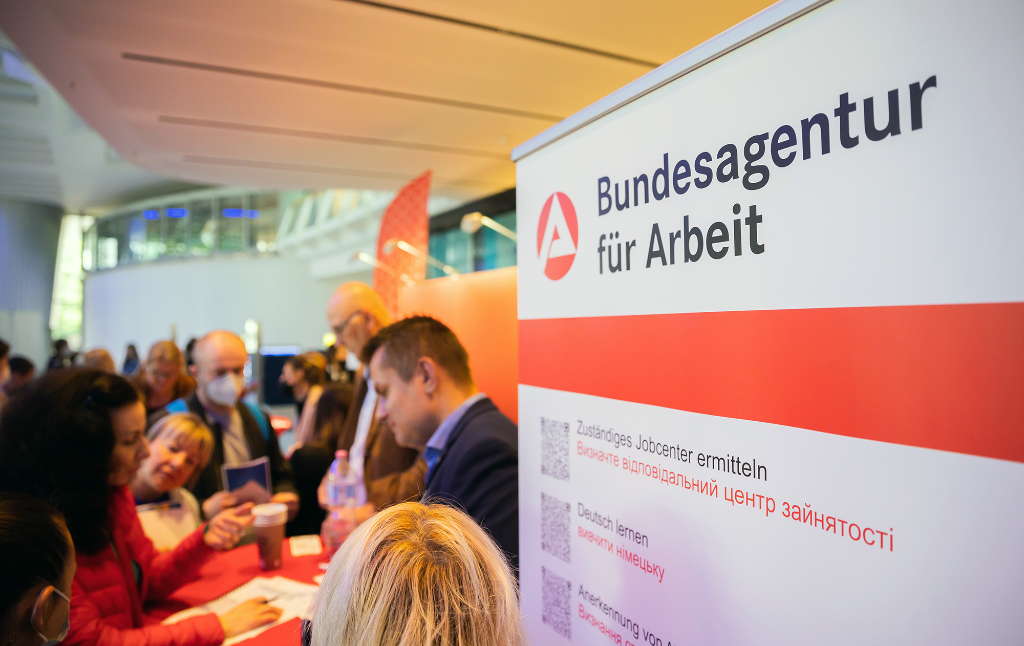 Що буде з виплатами українцям у Німеччині, якщо з'їздити в Україну