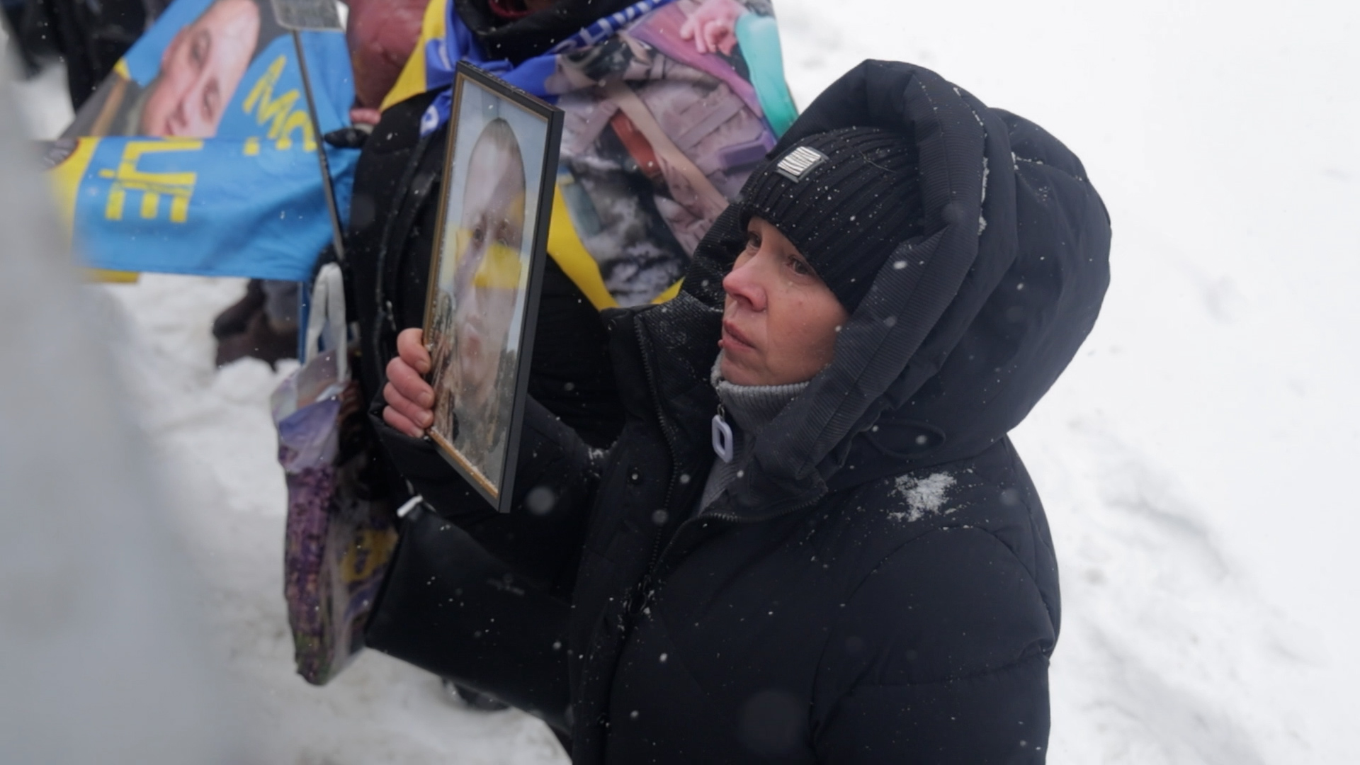 "Я видел, он живой": истории семей, которые ждут своих из плена на каждом обмене