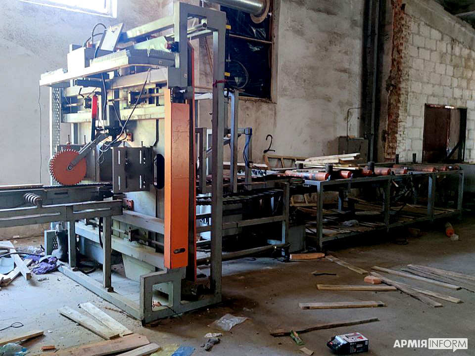 Крали даже белье: как российская армия мародерила под Черниговом (видео)