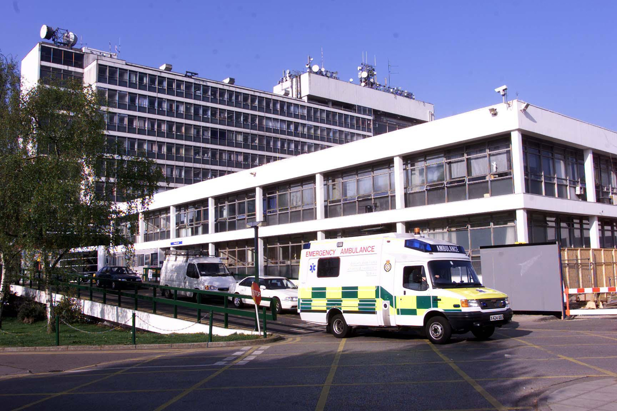 "После Украины будете разочарованы". Беженцы раскрыли детали о медицине в Великобритании