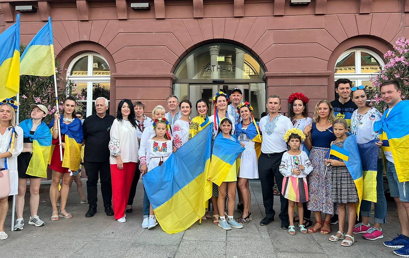 Тонни вантажів. Як громада в Карлсруе організувала масштабну допомогу українцям