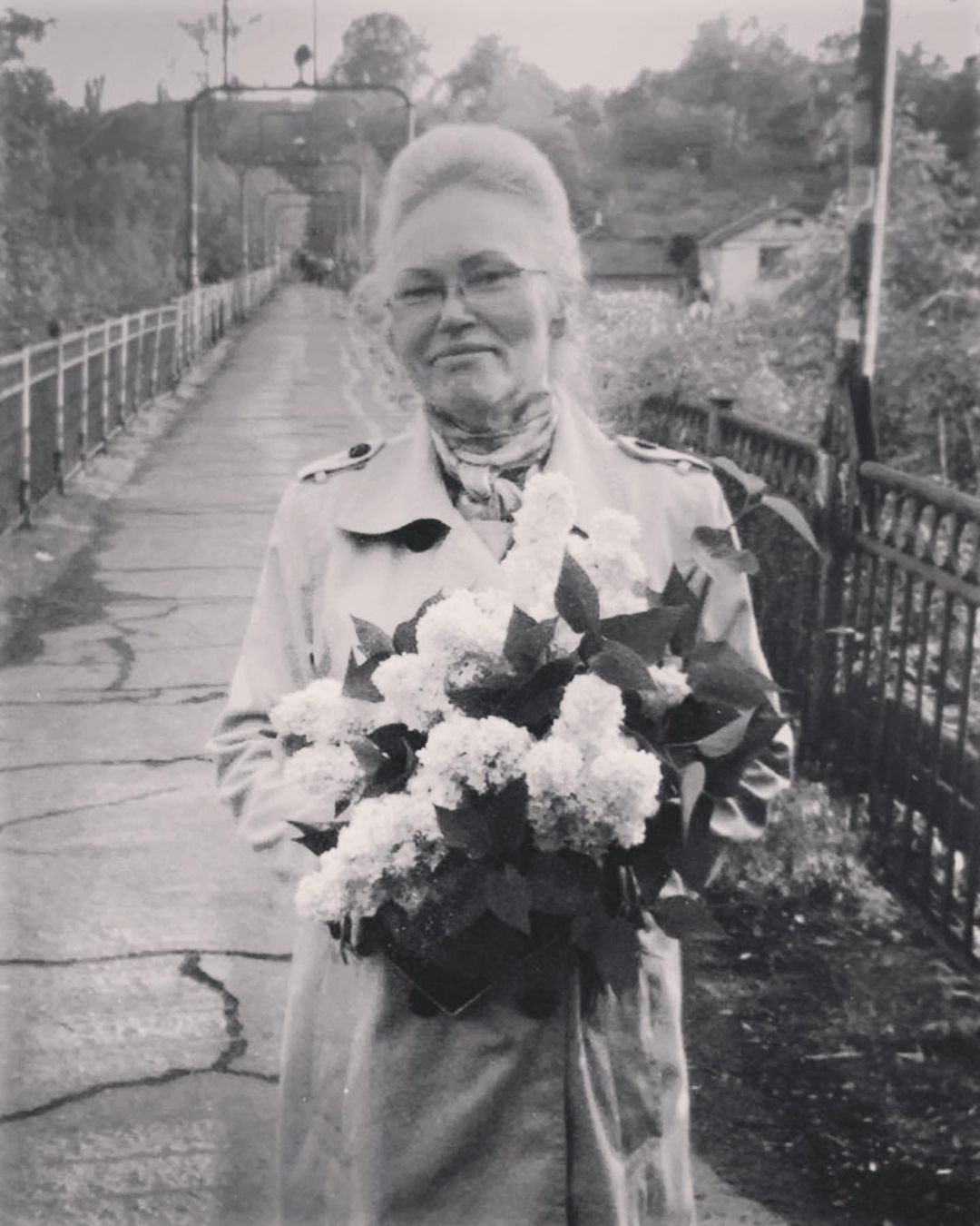 Бєдняков зворушив архівним фото покійної мами у її день народження: "Люблю тебе сильно"