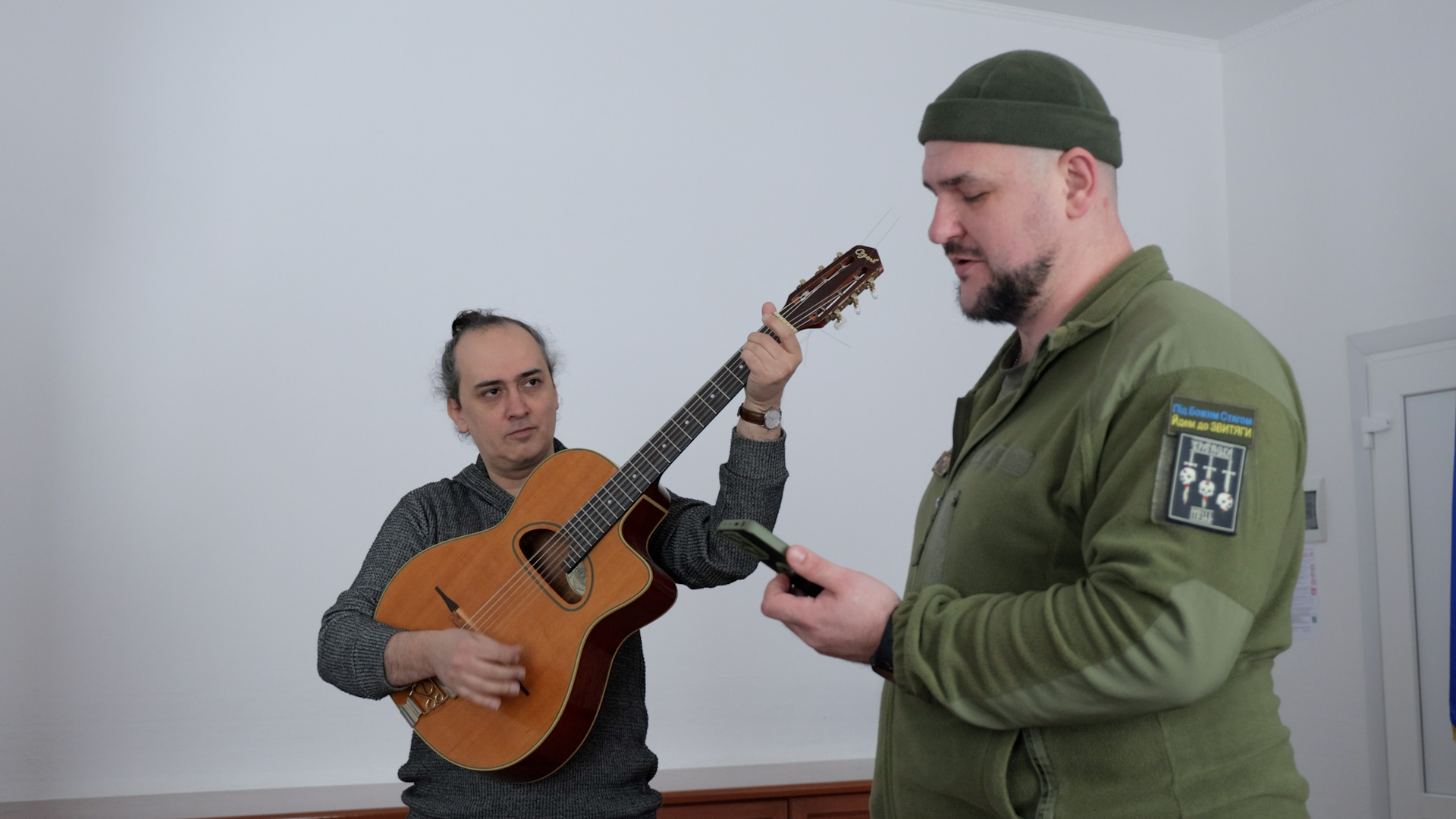 ПТСР, потеря зрения и терапия с собаками. Как защитники учатся заново жить после травм