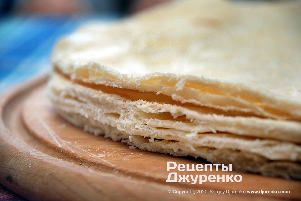 Кулинар раскрыл секрет настоящего слоеного теста: запомните простое правило!