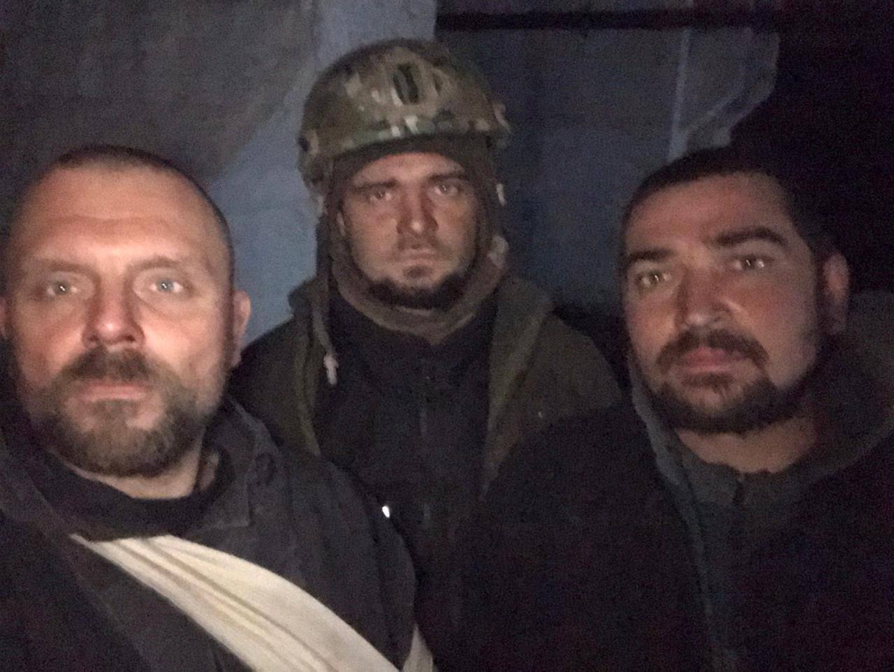 Измучены и уставшие, но непокоренные и непобедимые: посмотрите на эти лица защитников Мариуполя!