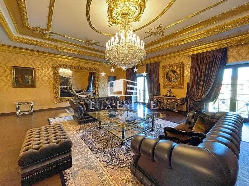 У Києві продають квартиру "для поціновувачів розкоші": сума шокує