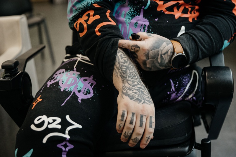 "Навіть після найважчого можна мріяти". Історія нацгвардійця, який переніс 25 операцій