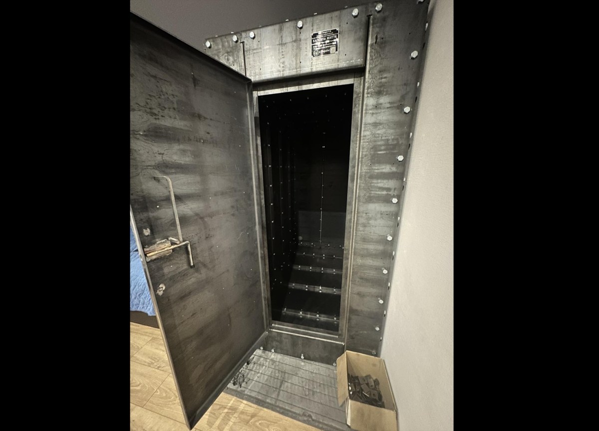 Українець створив "Капсулу життя" для захисту від ракетних обстрілів (фото і відео)