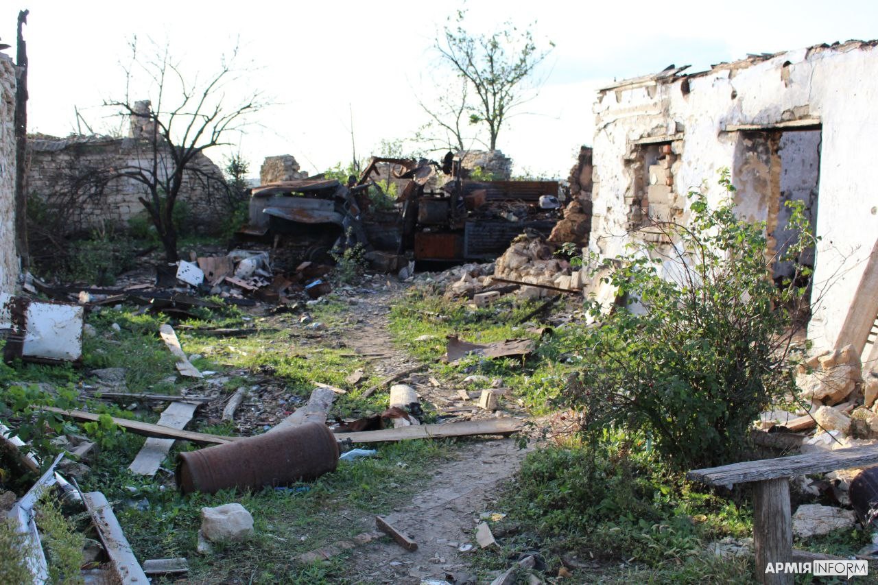 Россияне "превратили" село Архангельское под Херсоном в настоящий Архангельск: сравните эти фото