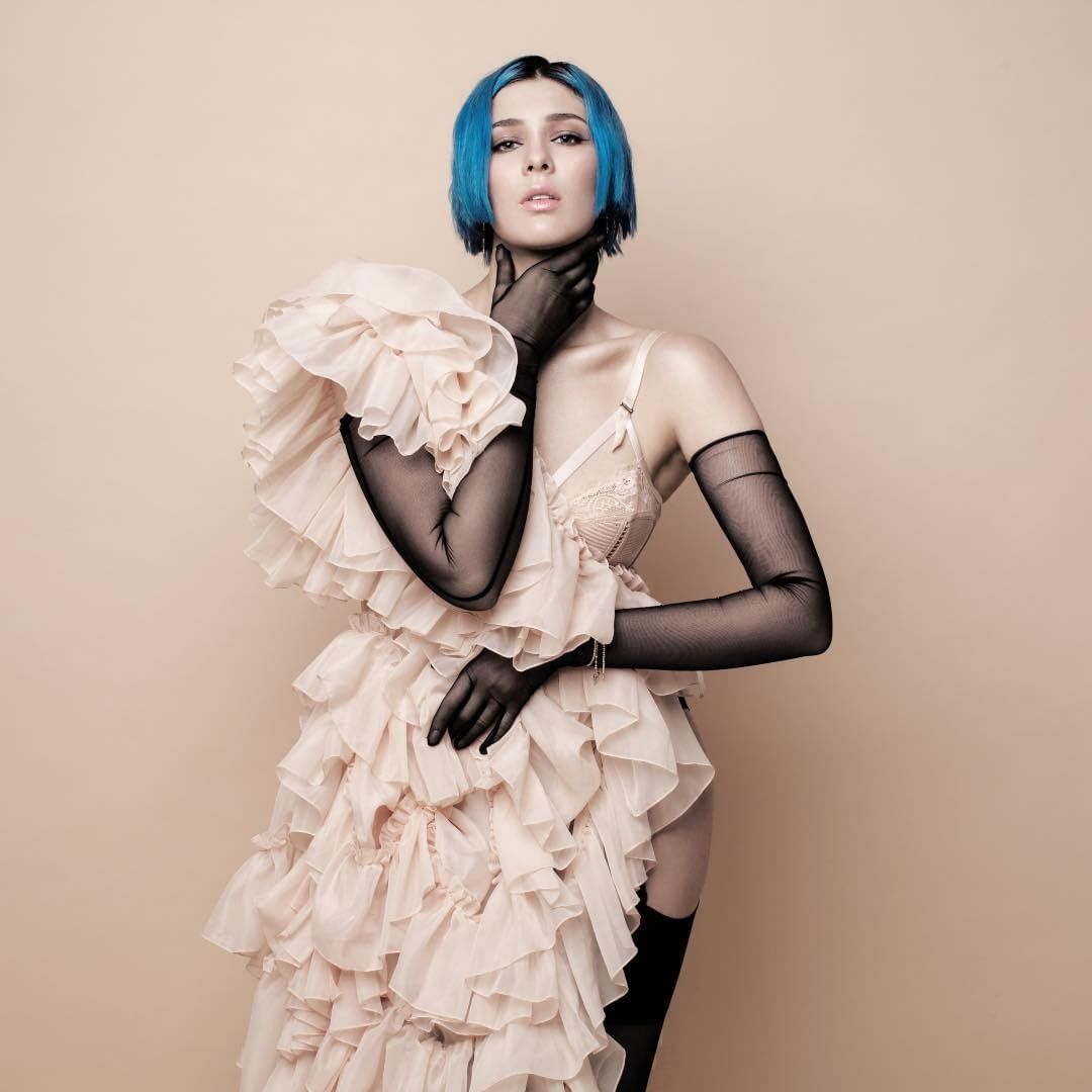 Сергей Стерненко попросил MARUV помочь ВСУ. Певица отреагировала агрессивным жестом