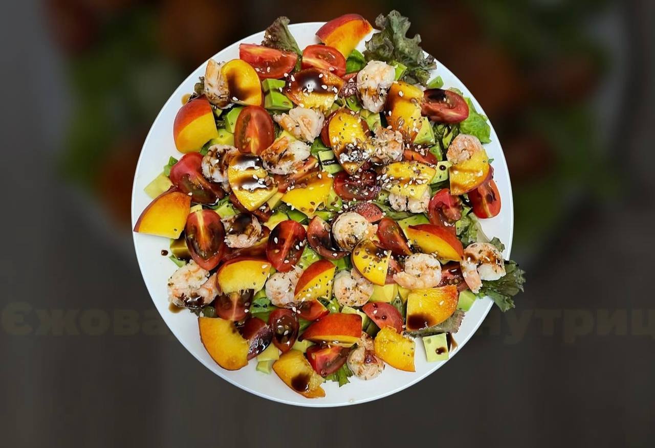 Не тільки смачні, а й корисні: 5 рецептів сезонних салатів для обіду чи вечері