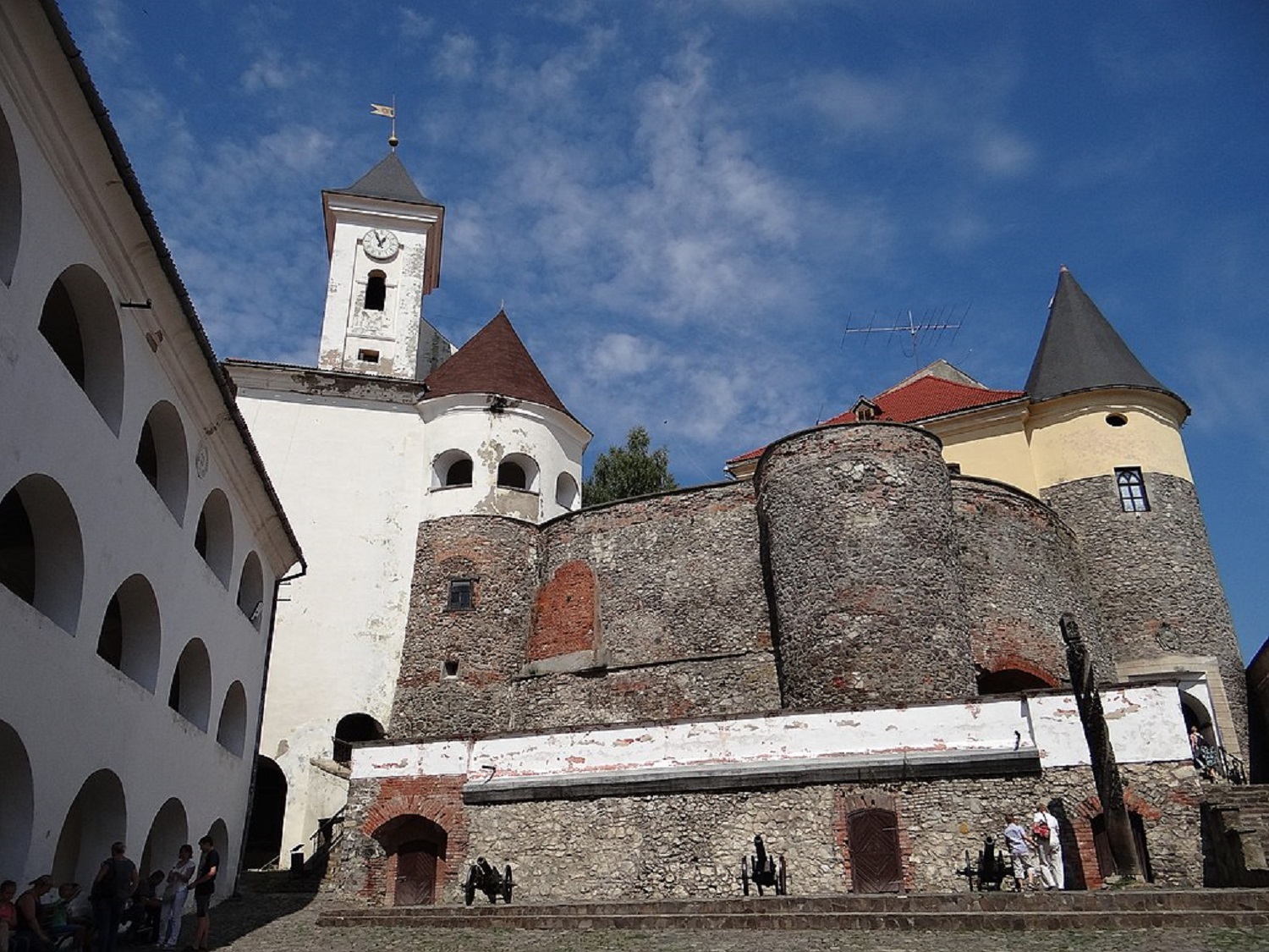 В какие 5 популярных мест Украины поехать в ноябре, когда там нет толп туристов