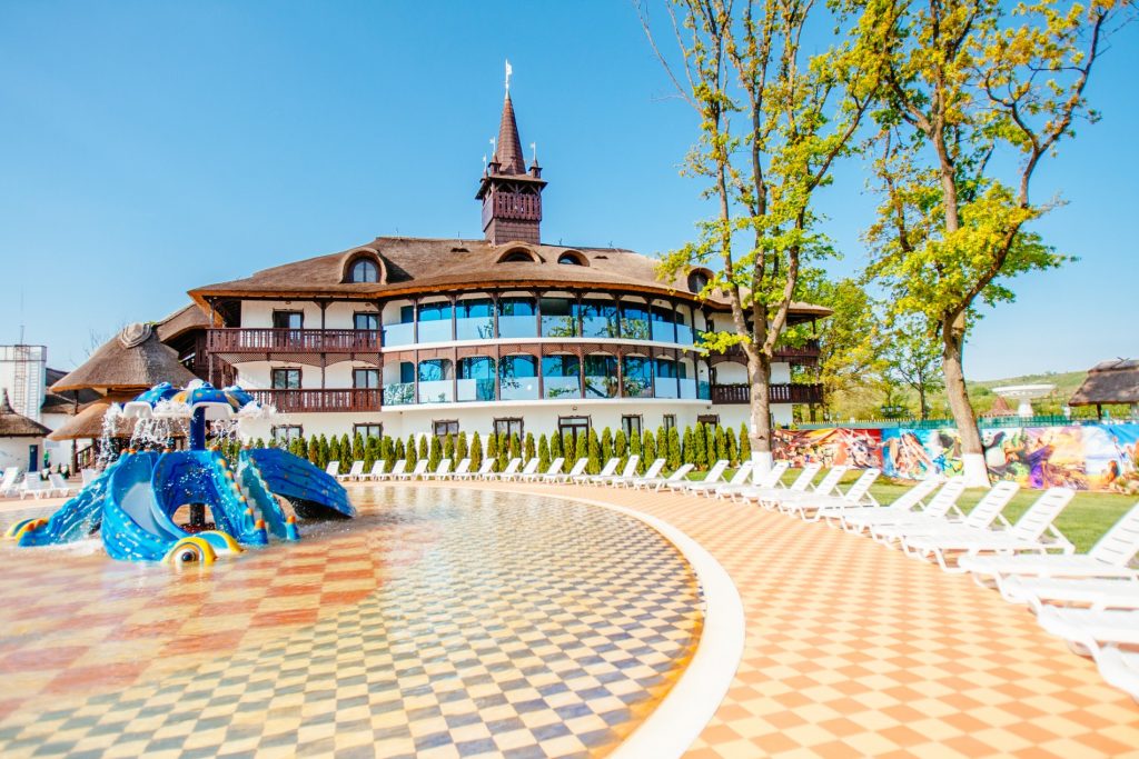 Бассейны и спа. Сколько стоит отдых на термальных водах Закарпатья осенью