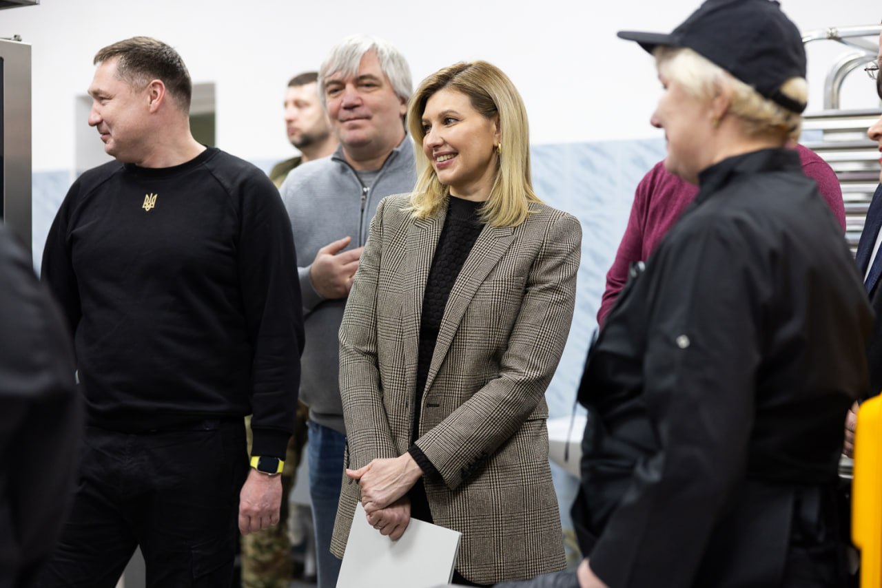 Елена Зеленская очаровала сеть простотой своего нового образа (фото)