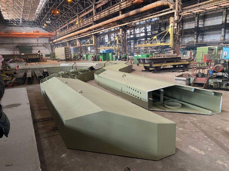 В Киеве обещают скоро достроить уникальный мост-волну из "Азовстали" (фото)