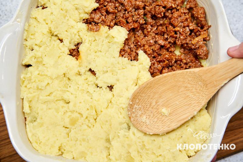 Клопотенко показав, як просто і швидко спекти справжній пастуший пиріг