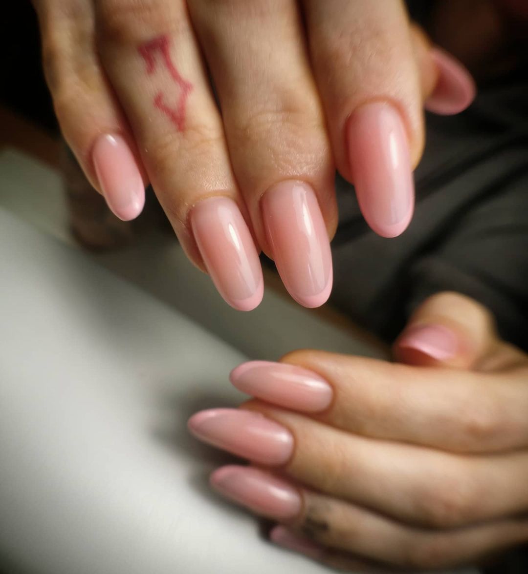 Цей манікюр зробить вас наймоднішою: найкращі ідеї небанального "френча"