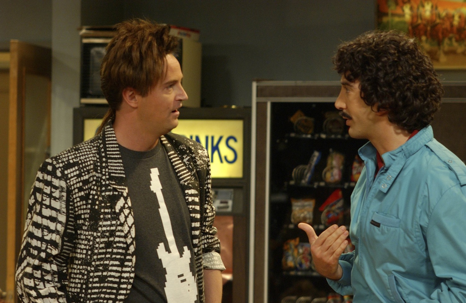 10 найцікавіших образів Меттью Перрі у культовому серіалі "Друзі"