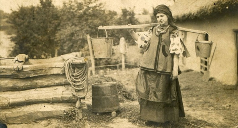 Смотрите, как выглядели украинки 100 лет назад и сравните их с россиянками (фото)