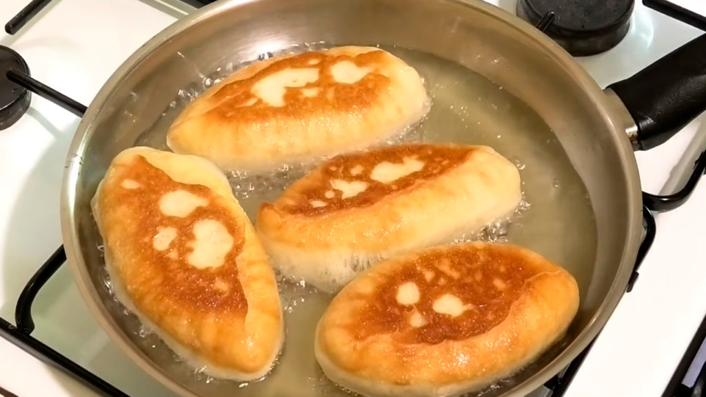 Ті самі пиріжки з повидлом із нашого дитинства: тримайте секретний рецепт