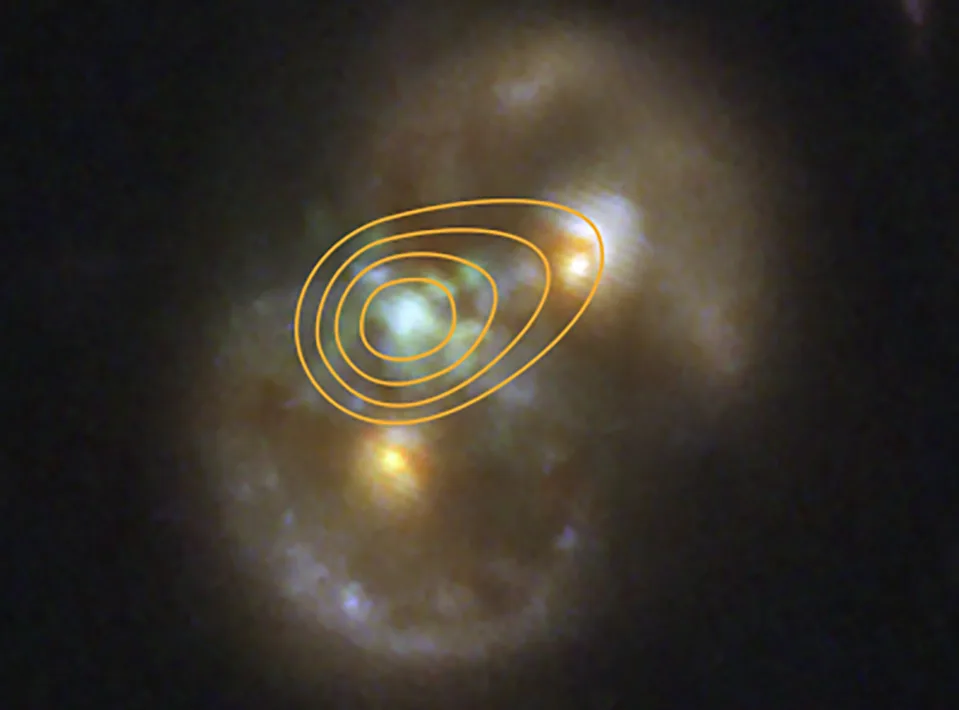 Телескоп Джеймс Уэбб обнаружил галактику странной формы, которая может раскрыть тайну черных дыр (фото)