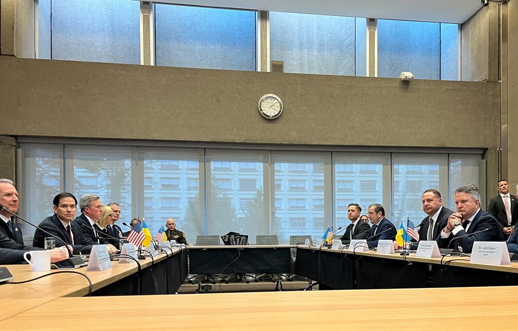 Україна намагається "поправити" план Трампа: усі деталі зустрічі в Женеві