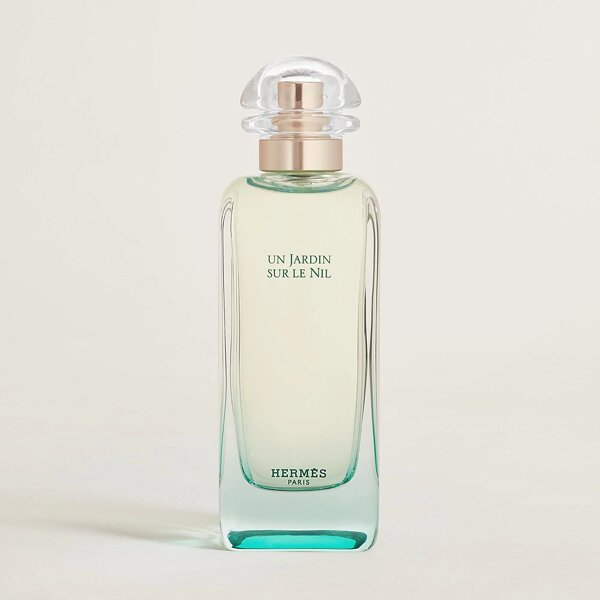 Топ-10 жіночих парфумів, які ідеально підходять на літо: їх всі шукають просто зараз